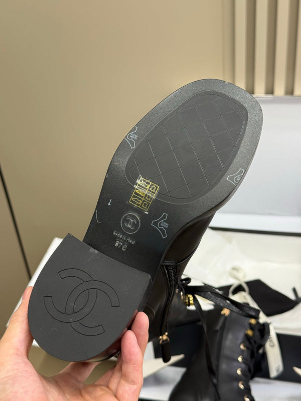 CC 25 Martin Boot Black Calfskin 408584