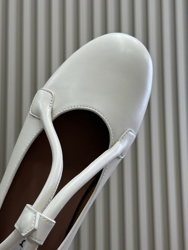 ALAIA Le Teckel Ballet Flats White Sheepskin 468730