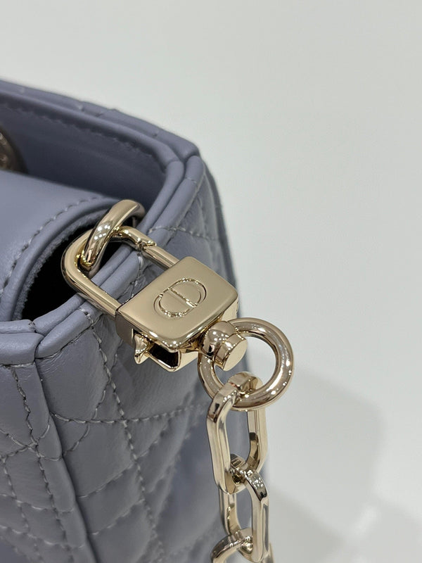 BORSA PICCOLA D-JOY 22 IN PELLE DI AGNELLO GRIGIA