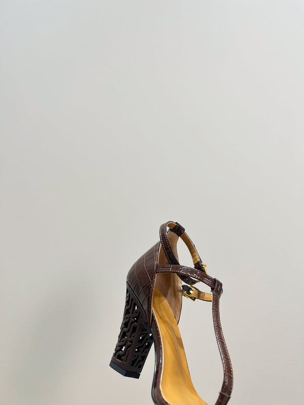 FENDI HIGH-HEELED 10 CM IN CHESTNUT BROWN GLOSSY LAMBSKIN WITH GOLD HARDWARE