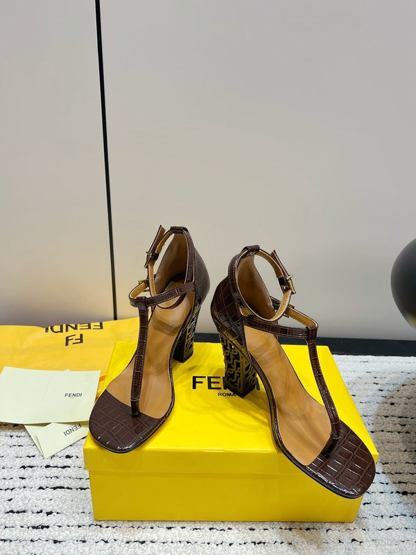 FENDI HIGH-HEELED 10 CM IN CHESTNUT BROWN GLOSSY LAMBSKIN WITH GOLD HARDWARE