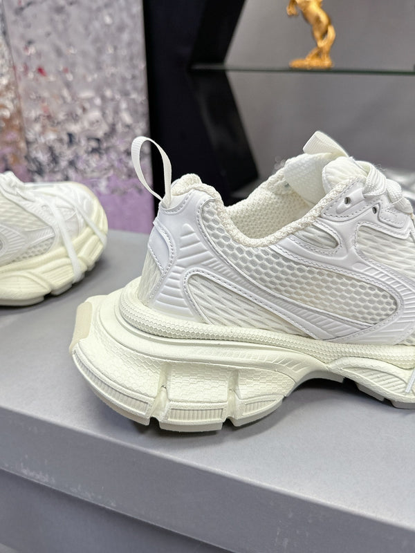 3XL SNEAKER IN WHITE MESH AND POLYURETHANE