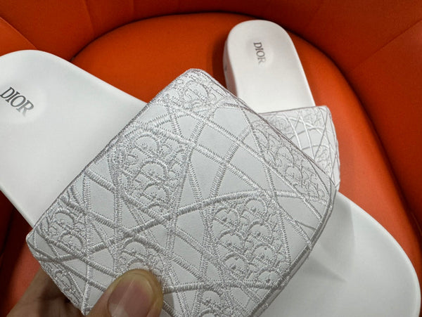 CD AQUA EMBROIDED SANDAL WHITE FABRIC