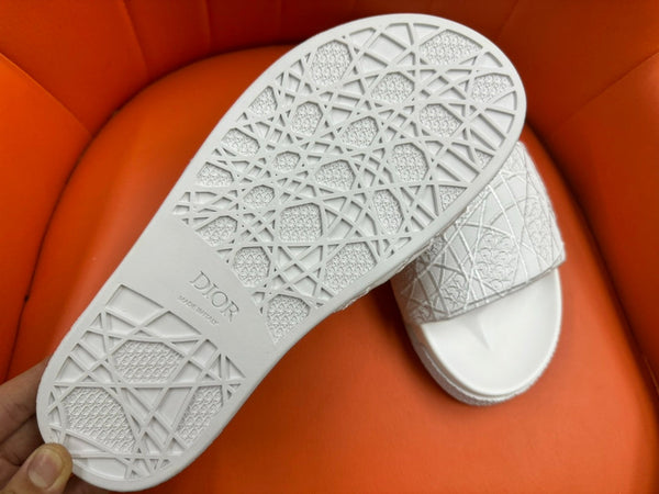 CD AQUA EMBROIDED SANDAL WHITE FABRIC