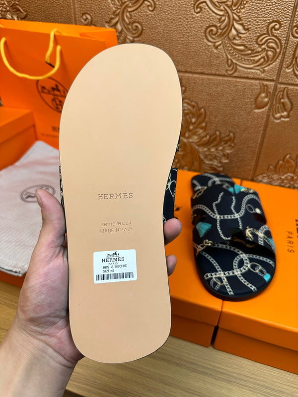 HM IZMIR SANDAL DENIM COLOR SUEDE WITH CHAIN MOTIF