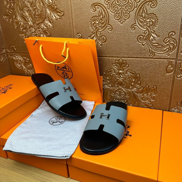 SANDALO HM IZMIR CON FIBBIA A H IN PELLE DI VITELLO PIETRA