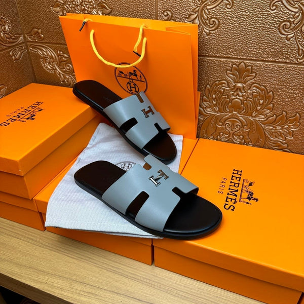 SANDALO HM IZMIR CON FIBBIA A H IN PELLE DI VITELLO PIETRA