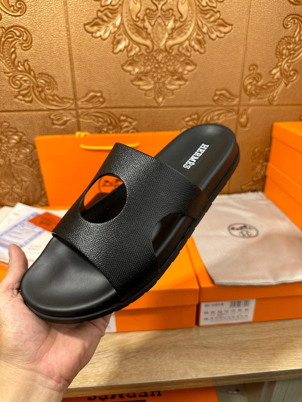 HM CIRCLE CUT SANDAL BLACK CALFSKIN