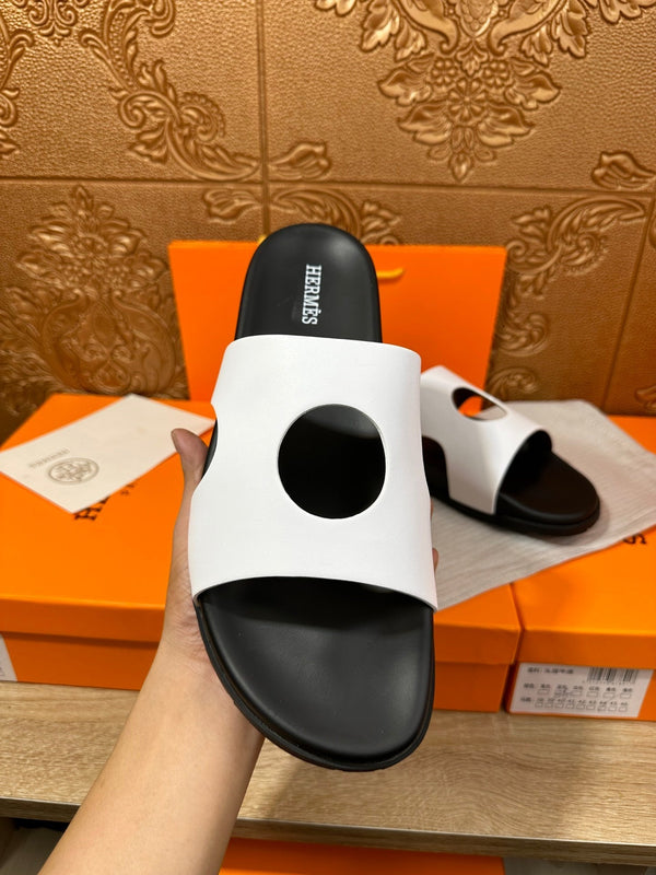 HM CIRCLE CUT SANDAL BLACK AND WHITE CALFSKIN