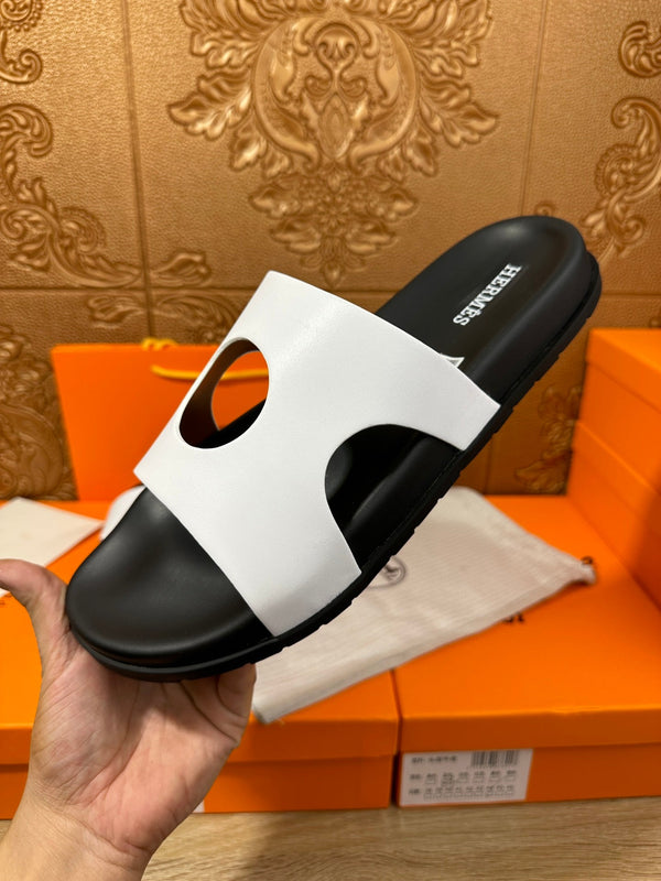 HM CIRCLE CUT SANDAL BLACK AND WHITE CALFSKIN