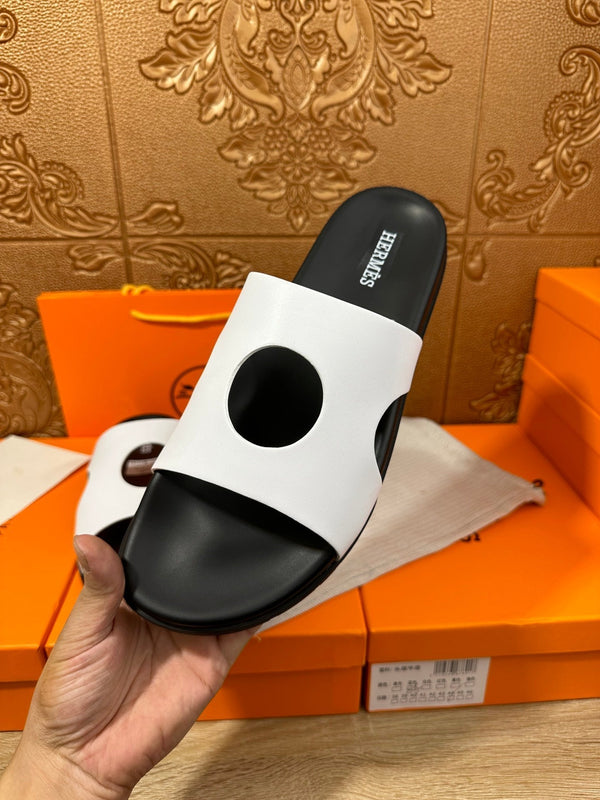 HM CIRCLE CUT SANDAL BLACK AND WHITE CALFSKIN