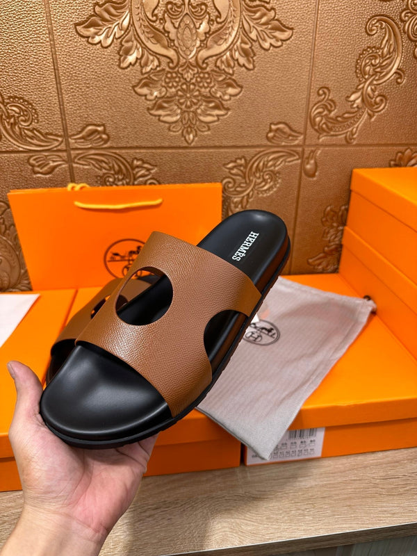 HM CIRCLE CUT SANDAL CARAMEL CALFSKIN