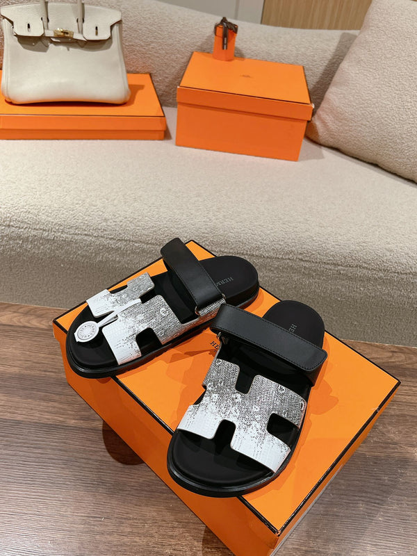 CHYPRE SANDAL OMBRE BLACK WHITE CALFSKIN