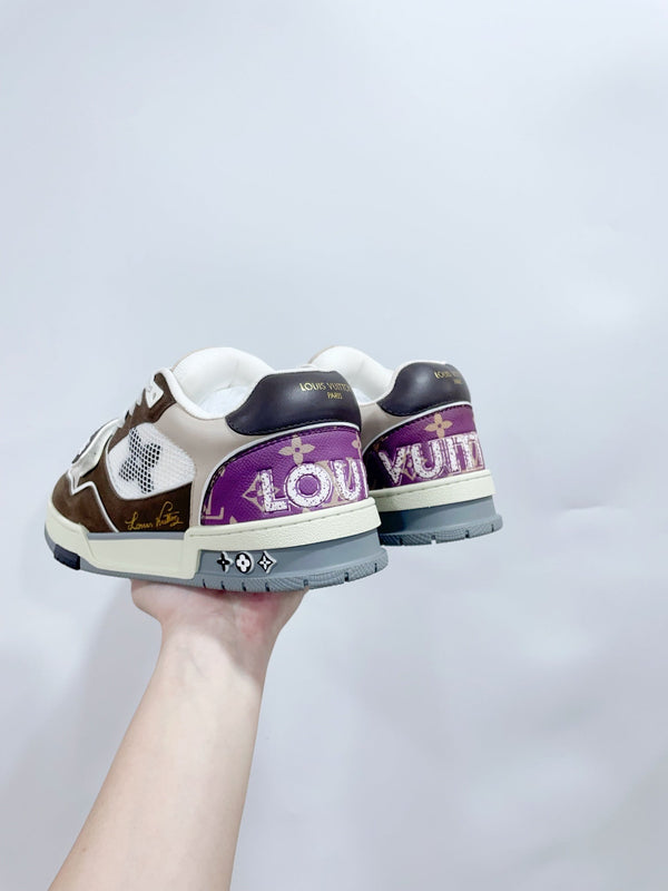 Sneaker LV Trainer con cinturino in velcro in pelle di vacchetta marrone