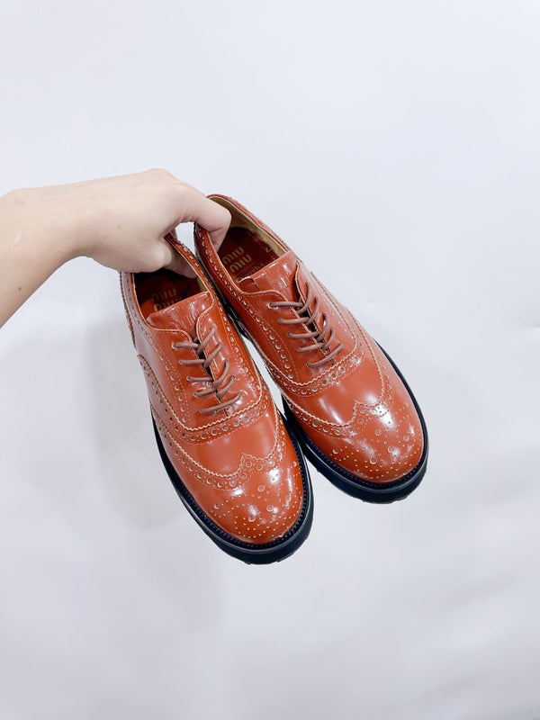 Miu-Church's Lace-Ups in pelle nabuk lucida color marrone cacao