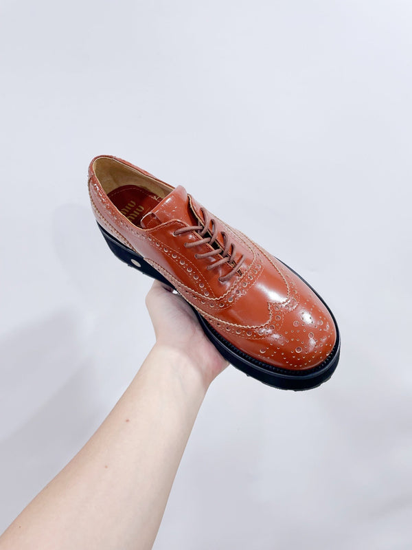 Miu-Church's Lace-Ups in pelle nabuk lucida color marrone cacao