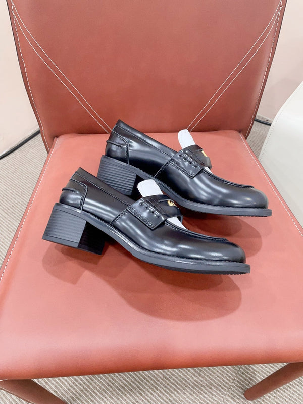 Miu Loafers Black And White cowhide