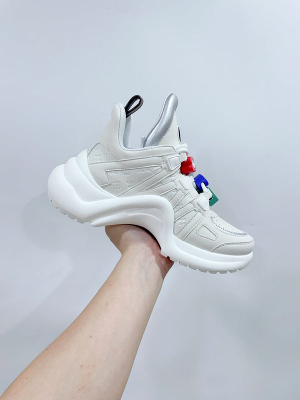 Scarpe sportive LV Archlight bianche con bordo grigio in pelle di vitello