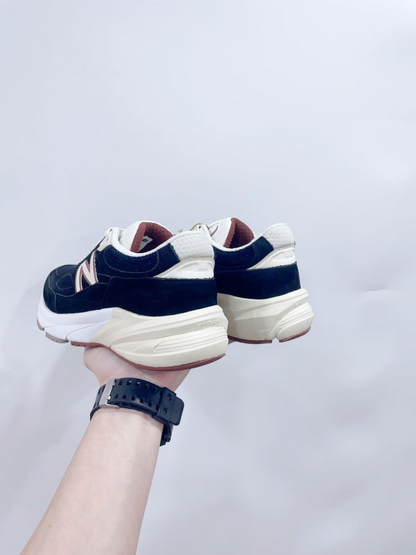 LP x NB 990v6 Sneaker 45mm dark blue suede calfskin and mesh fabric