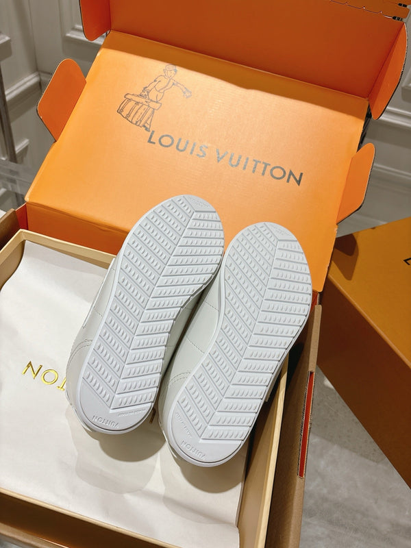 LV BUTTERSOFT Sneaker Light Grey Cowhide 476981