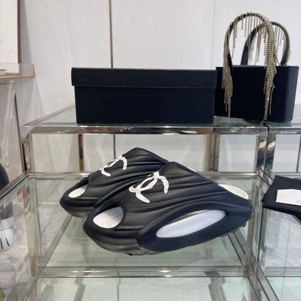 Ciabatte CC in schiuma nera e bianca 204131