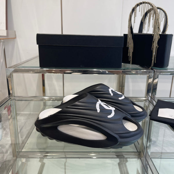 Ciabatte CC in schiuma nera e bianca 204131