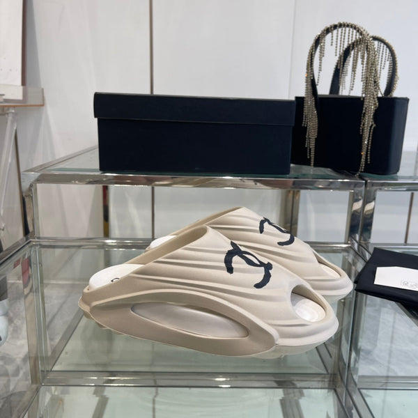 Ciabatte CC in schiuma color crema 204139