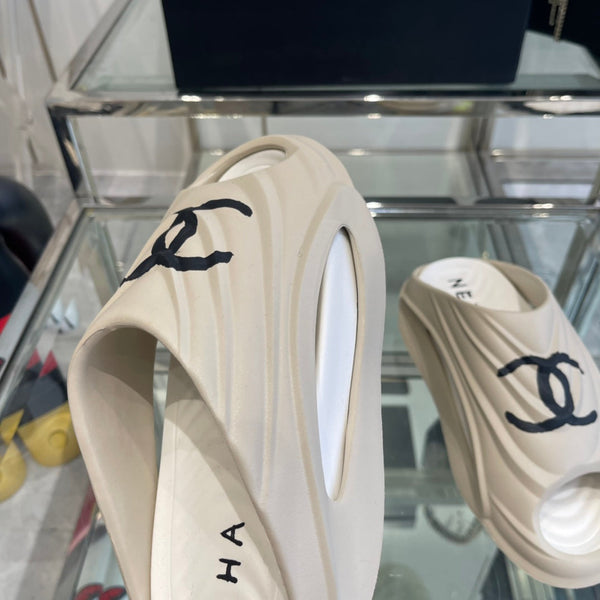 Ciabatte CC in schiuma color crema 204139