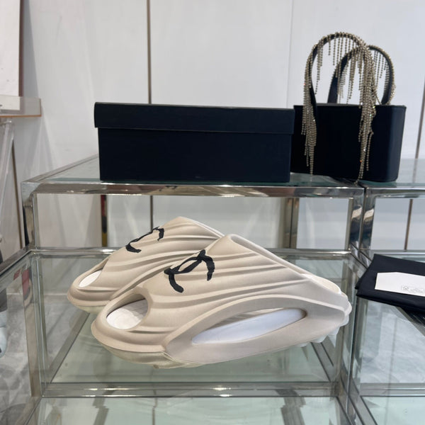 Ciabatte CC in schiuma color crema 204139