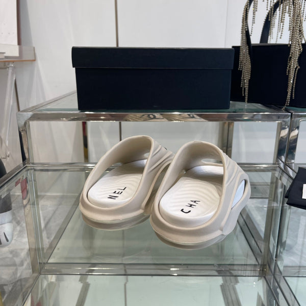 Ciabatte CC in schiuma color crema 204139