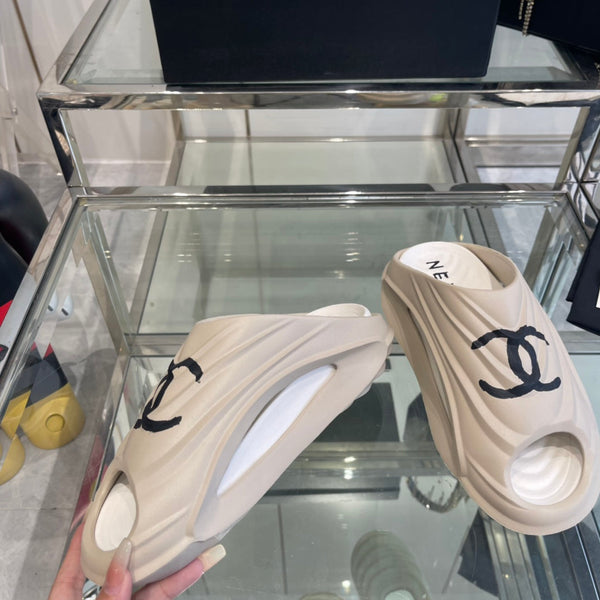 Ciabatte CC in schiuma color crema 204139