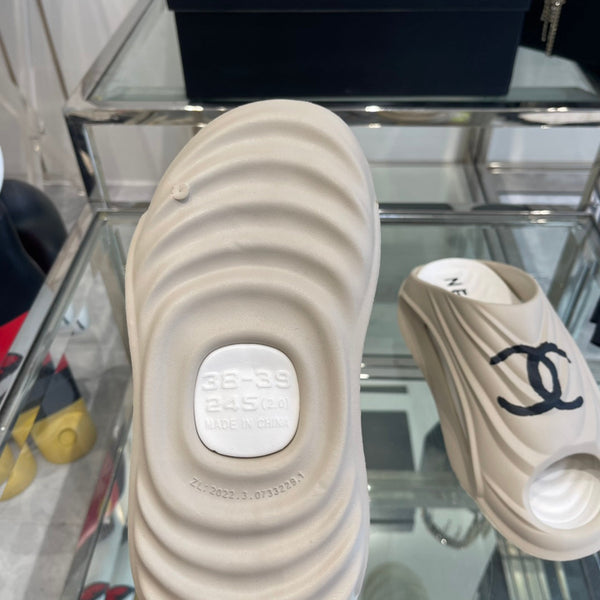 Ciabatte CC in schiuma color crema 204139