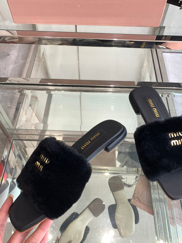 Miu Slippers Black Super Soft Wool