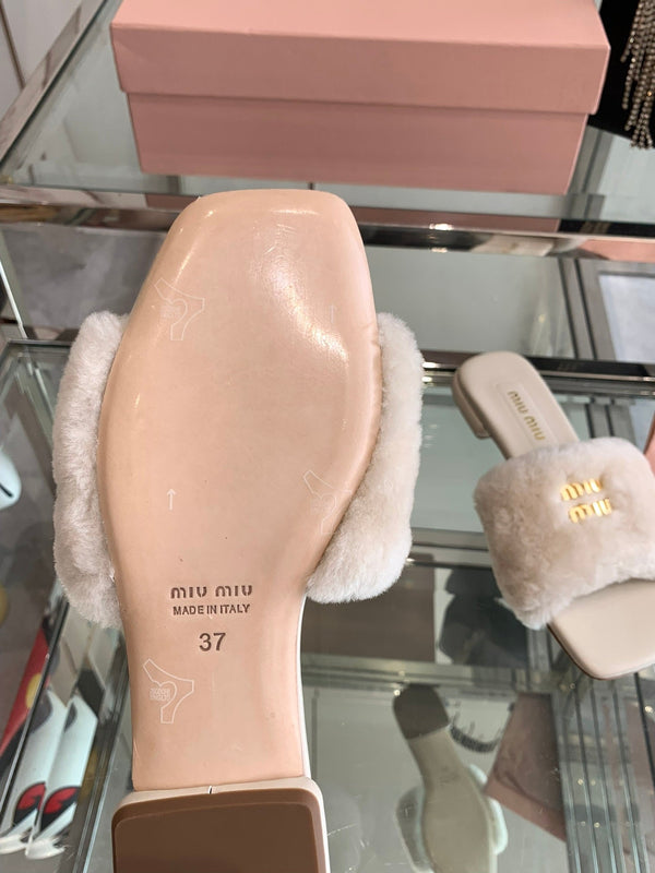 Miu Slippers Beige Super Soft Wool