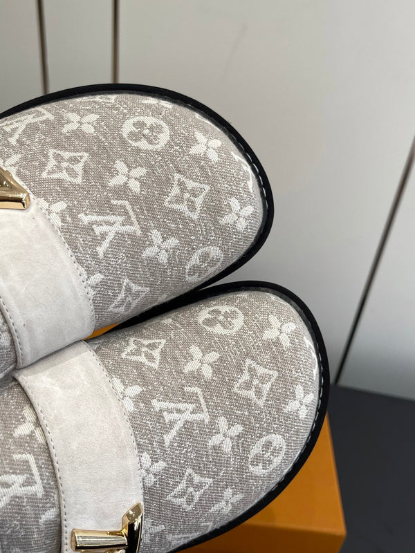 LV Cosy Flat Slippers Comfort Clog Light Khaki Beige Leather Monogram Fur 533470