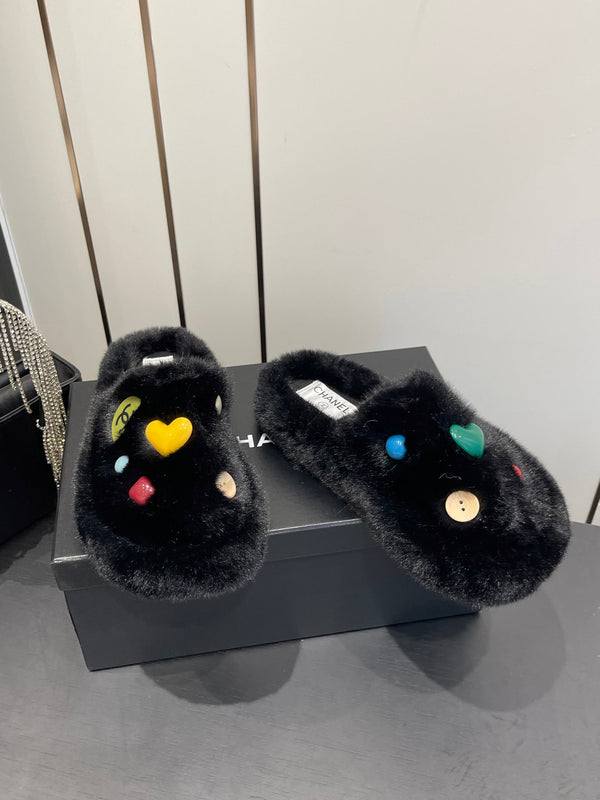 CC Double C Chaussons en fourrure noir 554698