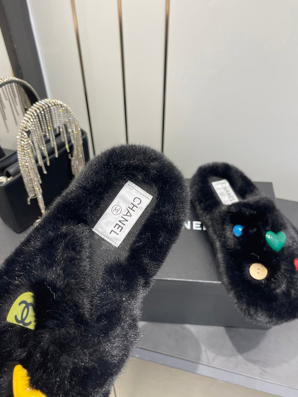 CC Double C Chaussons en fourrure noir 554698