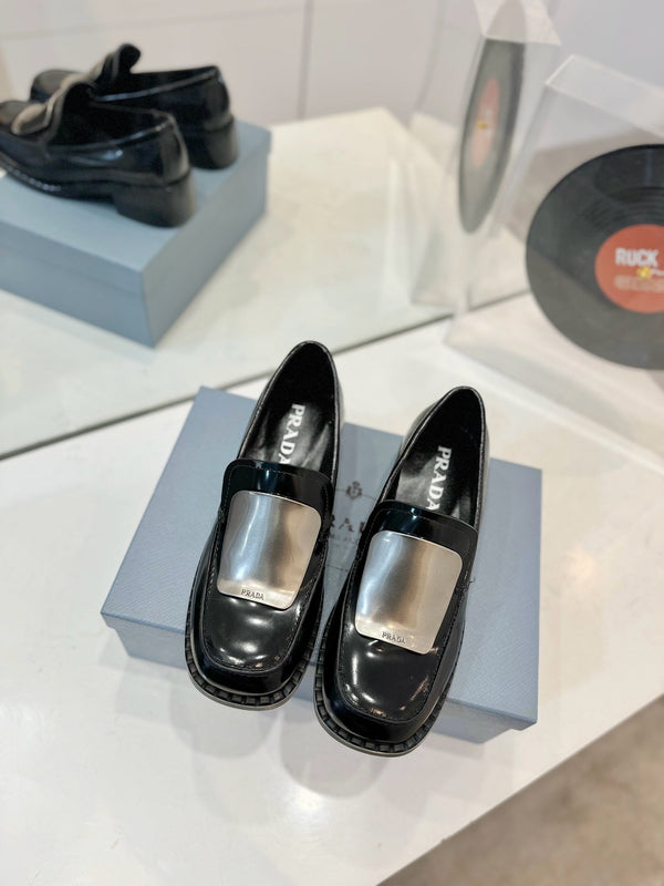 Prad 26s Metal Plate Loafers Black Brushed Leather 941513