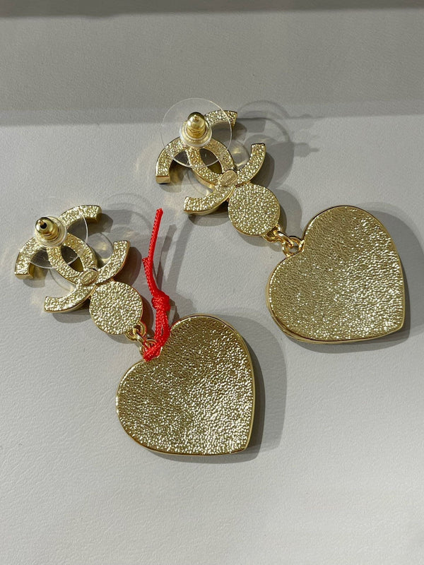 orecchini pendenti in denim blu con cuore cc