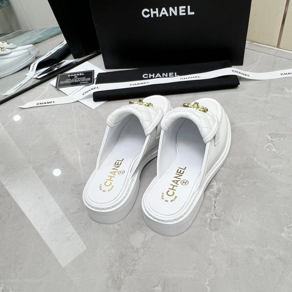 CC Mule in pelle di vitello trapuntata bianca