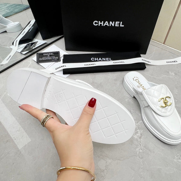 CC Mule in pelle di vitello trapuntata bianca