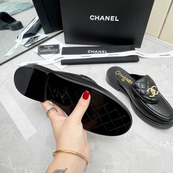 CC Mule in pelle di vitello trapuntata nera