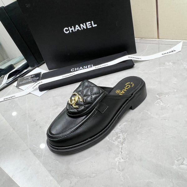 CC Mule in pelle di vitello trapuntata nera