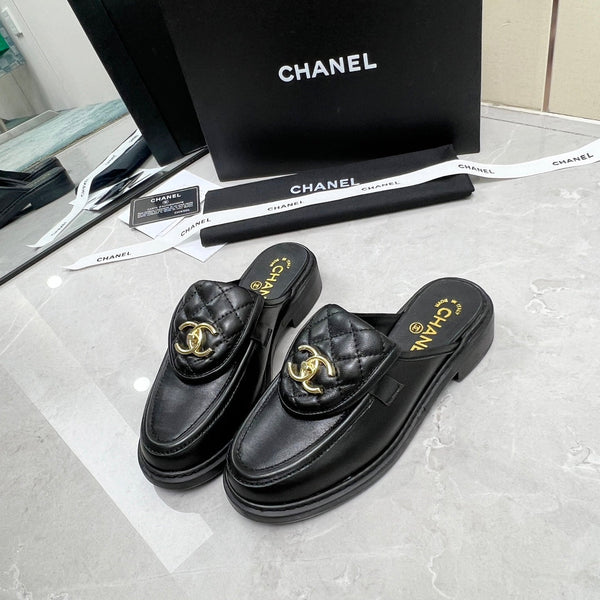 CC Mule in pelle di vitello trapuntata nera