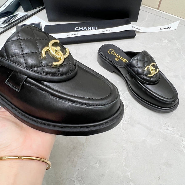 CC Mule in pelle di vitello trapuntata nera