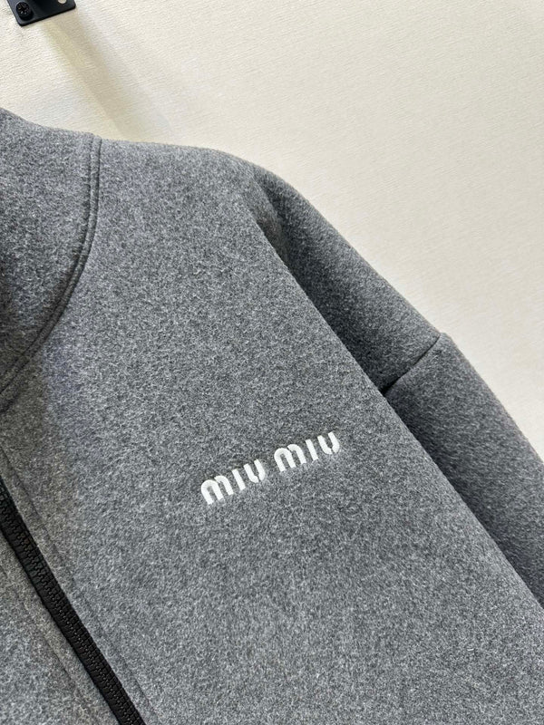Miu Miu Veste à capuche zippée en polaire brodée gris foncé cachemire 346110