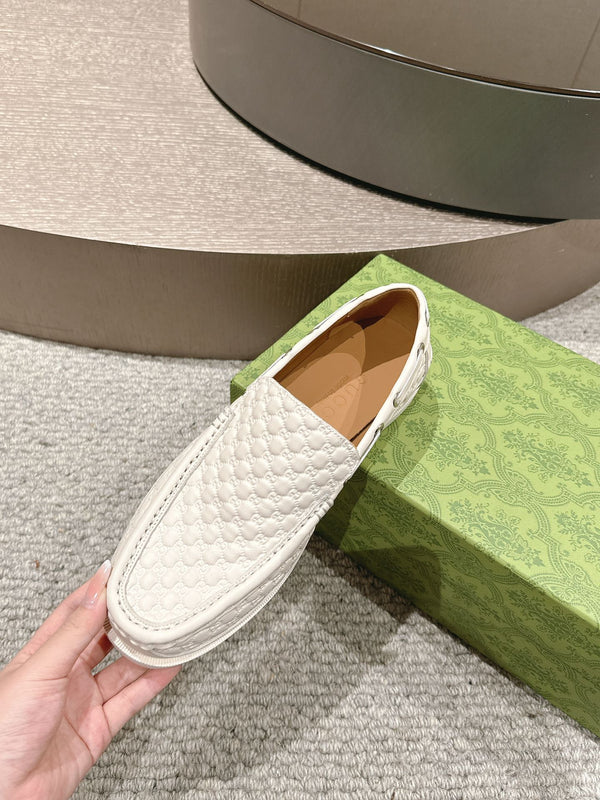 GG Men's 25 Loafer White Calfskin 592174