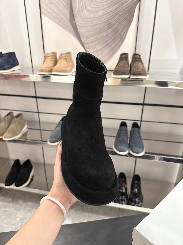 The Row SS2025. Boots Black Suede 543371