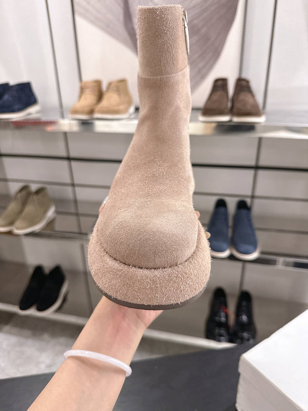 The Row SS2025. Boots Brown Suede 543372