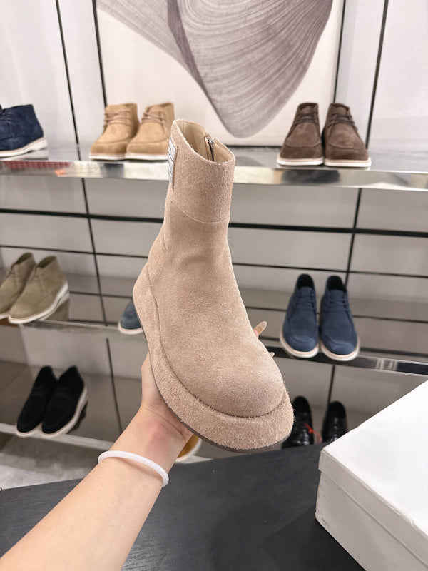 The Row SS2025. Boots Brown Suede 543372